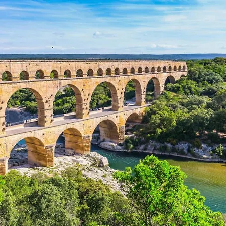 Du Pont Du Gard Apartment